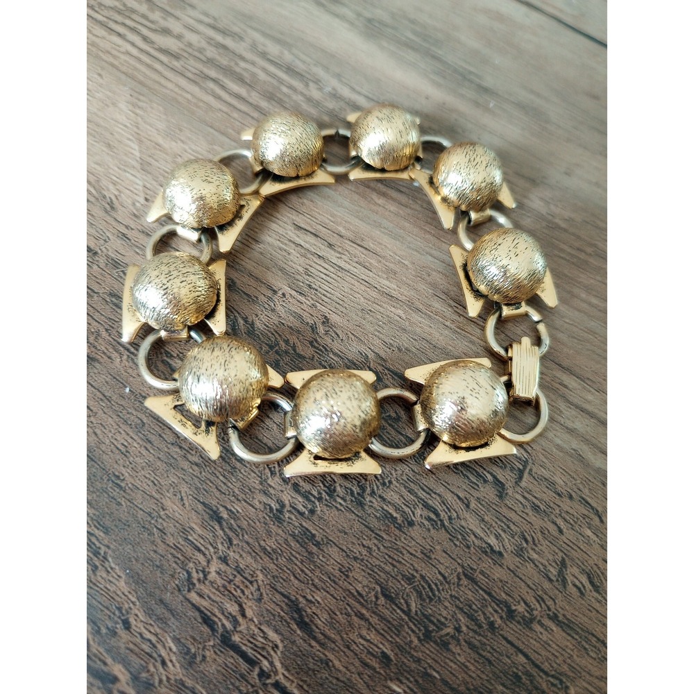 VTG Nine Textured Gilt Balls On Bow Ties Link Bracelet (Gold Toned) EUC